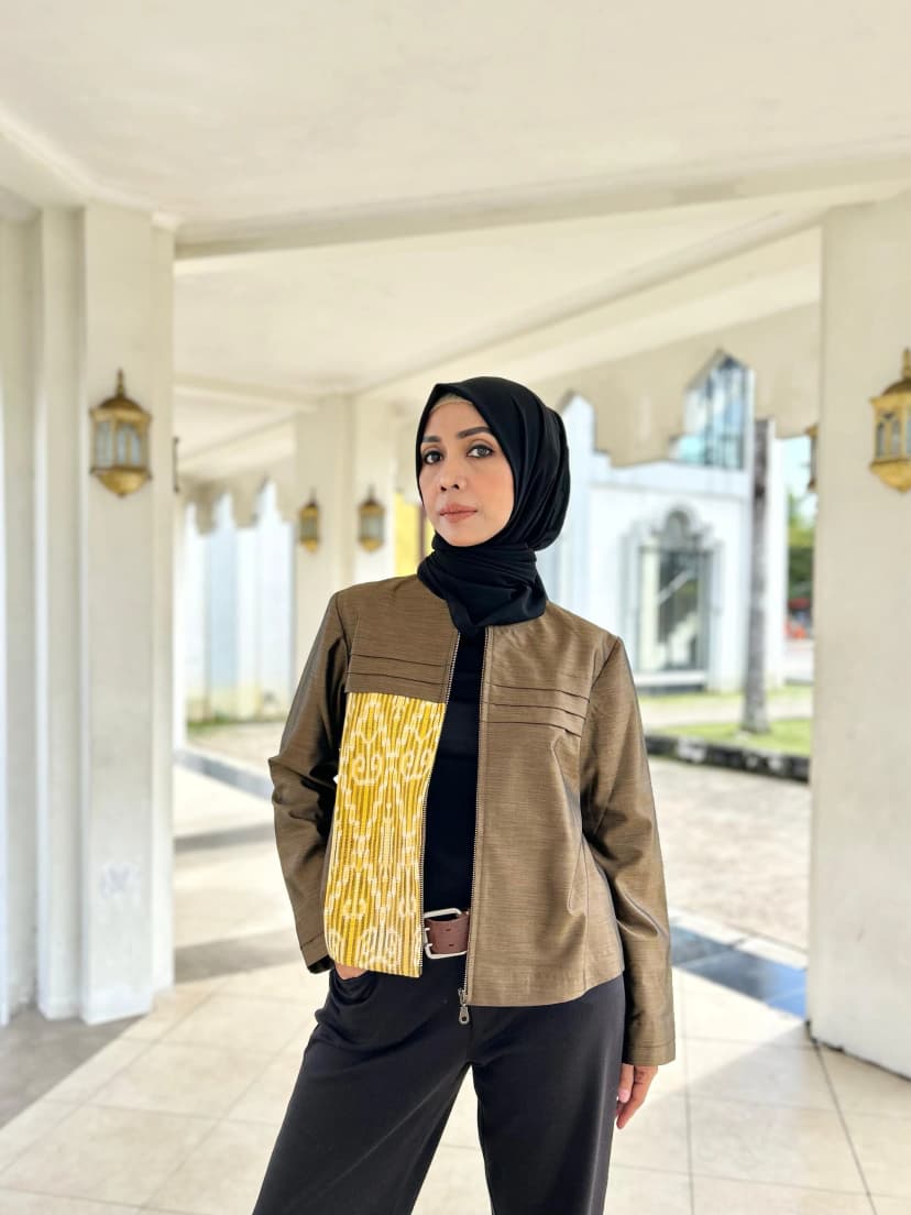 Alira Outer #2